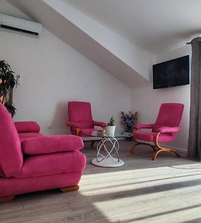 Apartman Leona Kastela Exterior photo